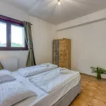 Lisjak - *
