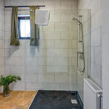 Lisjak - Apartamento Podčetrtek