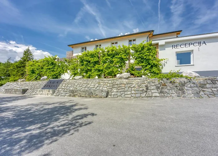 아파트 Lisjak - *